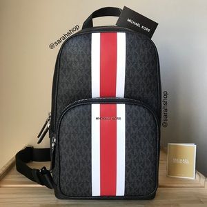 🌼Michael Kors sling pack Men
